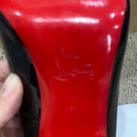 Louboutin - Picture 3 of 4
